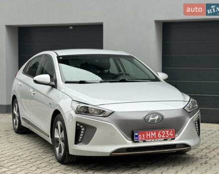 Серый Хендай Ioniq Electric, объемом двигателя 0 л и пробегом 127 тыс. км за 10999 $, фото 17 на Automoto.ua