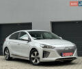 Серый Хендай Ioniq Electric, объемом двигателя 0 л и пробегом 127 тыс. км за 10999 $, фото 1 на Automoto.ua