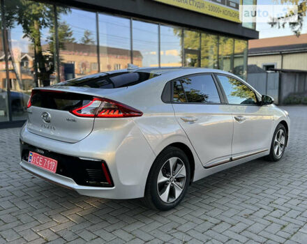 Сірий Хендай Ioniq Electric, об'ємом двигуна 0 л та пробігом 99 тис. км за 13999 $, фото 6 на Automoto.ua