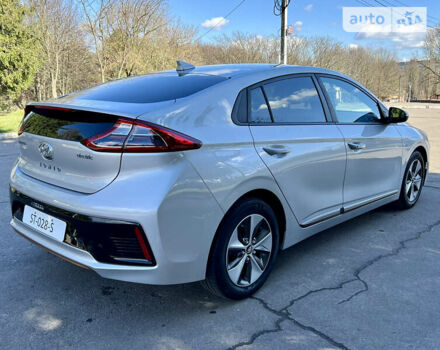 Серый Хендай Ioniq Electric, объемом двигателя 0 л и пробегом 111 тыс. км за 14999 $, фото 17 на Automoto.ua