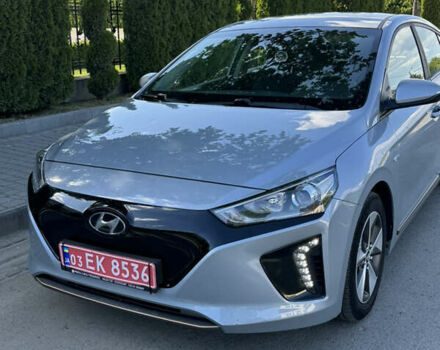 Серый Хендай Ioniq Electric, объемом двигателя 0 л и пробегом 186 тыс. км за 10400 $, фото 2 на Automoto.ua