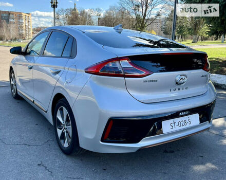 Сірий Хендай Ioniq Electric, об'ємом двигуна 0 л та пробігом 111 тис. км за 14999 $, фото 4 на Automoto.ua