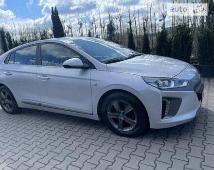 Серый Хендай Ioniq Electric, объемом двигателя 0 л и пробегом 110 тыс. км за 14500 $, фото 6 на Automoto.ua