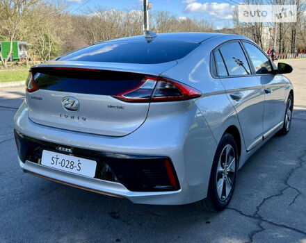 Сірий Хендай Ioniq Electric, об'ємом двигуна 0 л та пробігом 111 тис. км за 14999 $, фото 16 на Automoto.ua