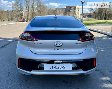 Сірий Хендай Ioniq Electric, об'ємом двигуна 0 л та пробігом 111 тис. км за 14999 $, фото 15 на Automoto.ua