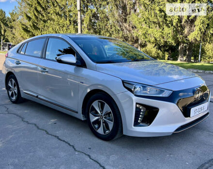 Сірий Хендай Ioniq Electric, об'ємом двигуна 0 л та пробігом 111 тис. км за 14999 $, фото 8 на Automoto.ua