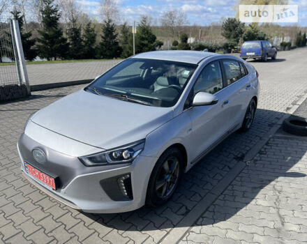 Серый Хендай Ioniq Electric, объемом двигателя 0 л и пробегом 110 тыс. км за 14500 $, фото 1 на Automoto.ua