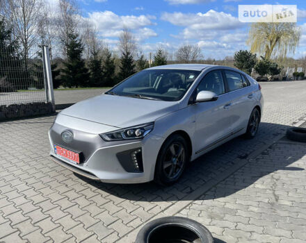 Серый Хендай Ioniq Electric, объемом двигателя 0 л и пробегом 110 тыс. км за 14500 $, фото 2 на Automoto.ua