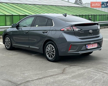 Сірий Хендай Ioniq Electric, об'ємом двигуна 0 л та пробігом 88 тис. км за 17000 $, фото 3 на Automoto.ua