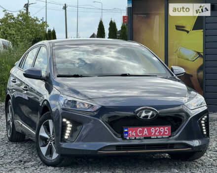 Серый Хендай Ioniq Electric, объемом двигателя 0 л и пробегом 131 тыс. км за 13900 $, фото 6 на Automoto.ua