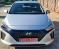 Серый Хендай Ioniq Electric, объемом двигателя 0 л и пробегом 95 тыс. км за 13700 $, фото 2 на Automoto.ua