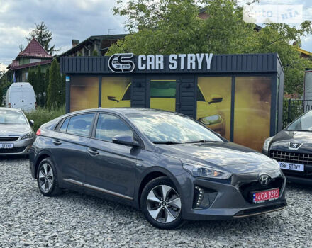 Серый Хендай Ioniq Electric, объемом двигателя 0 л и пробегом 131 тыс. км за 13900 $, фото 1 на Automoto.ua