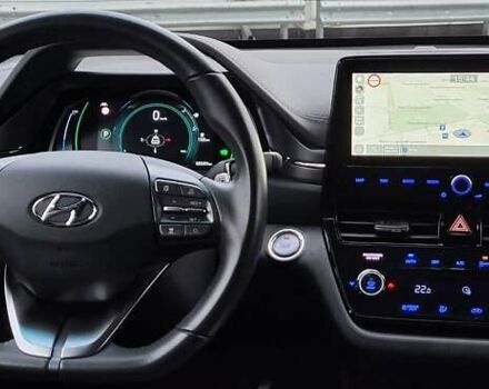 Сірий Хендай Ioniq Electric, об'ємом двигуна 0 л та пробігом 88 тис. км за 17000 $, фото 17 на Automoto.ua
