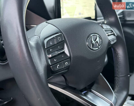 Сірий Хендай Ioniq Electric, об'ємом двигуна 0 л та пробігом 88 тис. км за 17000 $, фото 12 на Automoto.ua