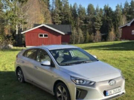 Серый Хендай Ioniq Electric, объемом двигателя 0 л и пробегом 102 тыс. км за 12500 $, фото 1 на Automoto.ua