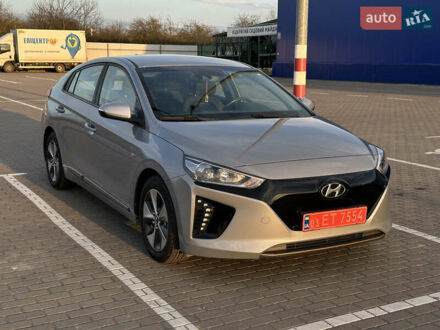 Серый Хендай Ioniq Electric, объемом двигателя 0 л и пробегом 129 тыс. км за 13000 $, фото 1 на Automoto.ua