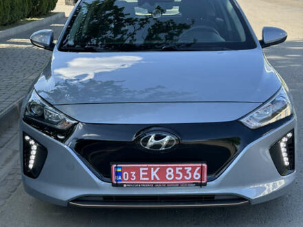 Серый Хендай Ioniq Electric, объемом двигателя 0 л и пробегом 186 тыс. км за 10400 $, фото 1 на Automoto.ua