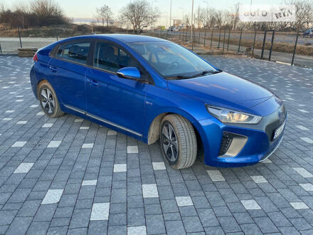 Хендай Ioniq Electric 2017 в Тернополе на Automoto.ua Синий Хендай Ioniq Electric, объемом двигателя 0 л и пробегом 44 тыс. км за 17100 $, фото 1 на Automoto.ua