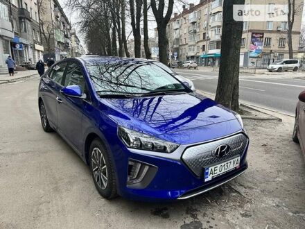 Хендай Ioniq Electric 2021 в Днепре (Днепропетровске) на Automoto.ua Синий Хендай Ioniq Electric, объемом двигателя 0 л и пробегом 14 тыс. км за 28000 $, фото 1 на Automoto.ua