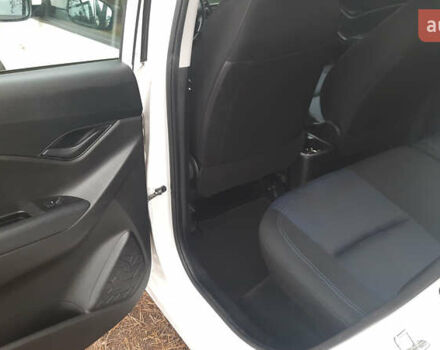 Белый Хендай ix20, объемом двигателя 1.6 л и пробегом 265 тыс. км за 8950 $, фото 31 на Automoto.ua