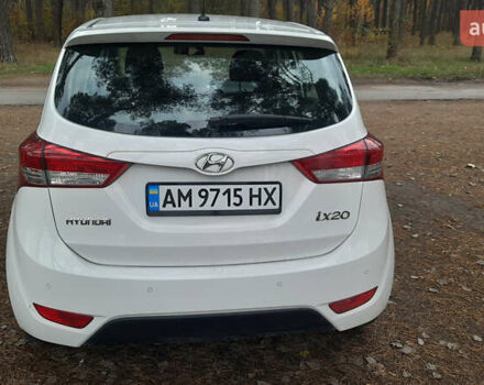 Белый Хендай ix20, объемом двигателя 1.6 л и пробегом 265 тыс. км за 8950 $, фото 9 на Automoto.ua