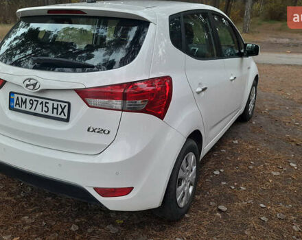 Белый Хендай ix20, объемом двигателя 1.6 л и пробегом 265 тыс. км за 8950 $, фото 13 на Automoto.ua