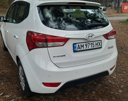 Белый Хендай ix20, объемом двигателя 1.6 л и пробегом 265 тыс. км за 8950 $, фото 12 на Automoto.ua