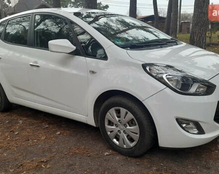 Белый Хендай ix20, объемом двигателя 1.6 л и пробегом 265 тыс. км за 8950 $, фото 14 на Automoto.ua