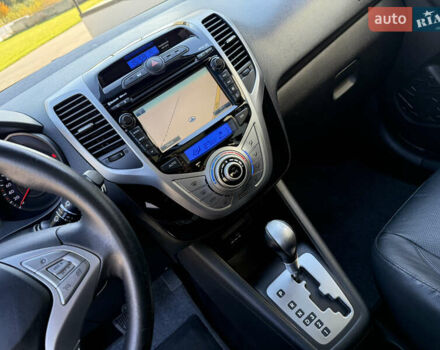 Черный Хендай ix20, объемом двигателя 1.6 л и пробегом 176 тыс. км за 11500 $, фото 17 на Automoto.ua