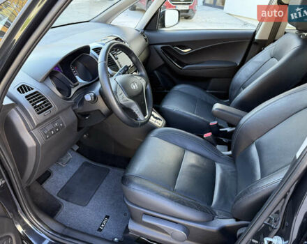 Черный Хендай ix20, объемом двигателя 1.6 л и пробегом 176 тыс. км за 11500 $, фото 11 на Automoto.ua