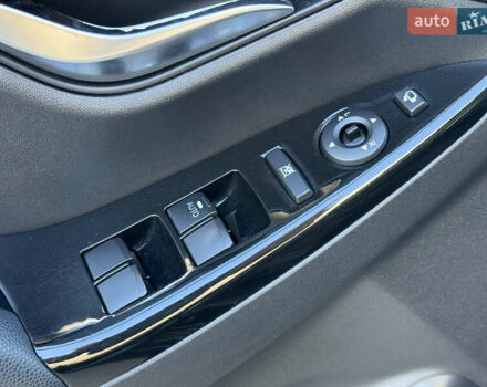 Черный Хендай ix20, объемом двигателя 1.6 л и пробегом 176 тыс. км за 10500 $, фото 9 на Automoto.ua