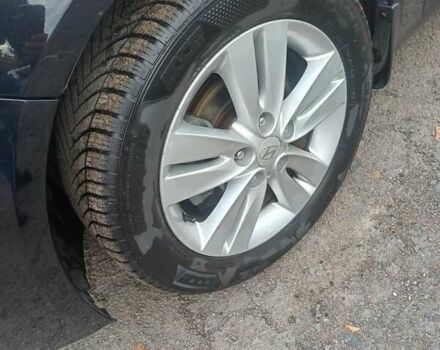 Черный Хендай ix20, объемом двигателя 1.6 л и пробегом 175 тыс. км за 10900 $, фото 10 на Automoto.ua