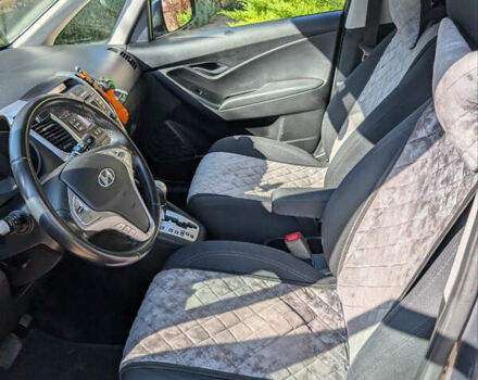 Хендай ix20, объемом двигателя 1.6 л и пробегом 150 тыс. км за 11400 $, фото 5 на Automoto.ua