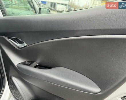 Серый Хендай ix20, объемом двигателя 1.6 л и пробегом 138 тыс. км за 10150 $, фото 15 на Automoto.ua
