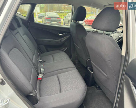 Серый Хендай ix20, объемом двигателя 1.6 л и пробегом 138 тыс. км за 10950 $, фото 13 на Automoto.ua