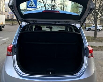 Серый Хендай ix20, объемом двигателя 1.6 л и пробегом 250 тыс. км за 8000 $, фото 1 на Automoto.ua