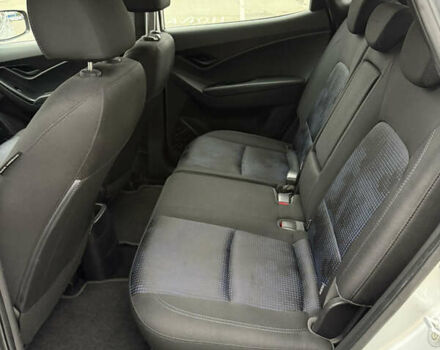 Серый Хендай ix20, объемом двигателя 1.58 л и пробегом 250 тыс. км за 6600 $, фото 8 на Automoto.ua