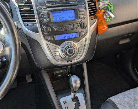 Серый Хендай ix20, объемом двигателя 1.6 л и пробегом 167 тыс. км за 10700 $, фото 5 на Automoto.ua