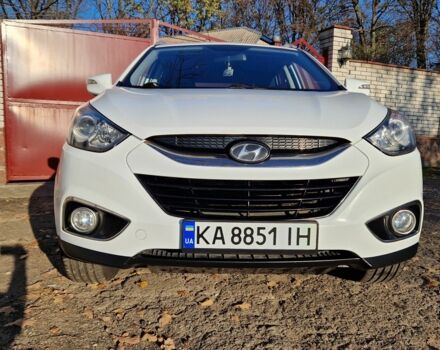 Белый Хендай их35, объемом двигателя 2 л и пробегом 226 тыс. км за 10300 $, фото 1 на Automoto.ua