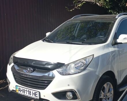 Белый Хендай их35, объемом двигателя 2 л и пробегом 109 тыс. км за 11500 $, фото 1 на Automoto.ua