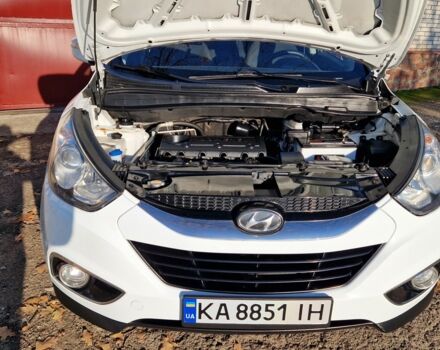 Белый Хендай их35, объемом двигателя 2 л и пробегом 226 тыс. км за 10300 $, фото 3 на Automoto.ua