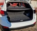 Белый Хендай их35, объемом двигателя 2 л и пробегом 226 тыс. км за 10300 $, фото 5 на Automoto.ua