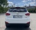 Белый Хендай их35, объемом двигателя 2 л и пробегом 215 тыс. км за 12034 $, фото 2 на Automoto.ua