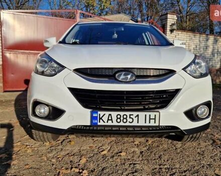 Белый Хендай их35, объемом двигателя 2 л и пробегом 226 тыс. км за 10300 $, фото 7 на Automoto.ua