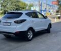 Белый Хендай их35, объемом двигателя 1.7 л и пробегом 214 тыс. км за 13000 $, фото 3 на Automoto.ua