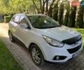 Белый Хендай их35, объемом двигателя 2 л и пробегом 300 тыс. км за 11500 $, фото 1 на Automoto.ua
