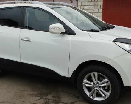 Белый Хендай их35, объемом двигателя 2 л и пробегом 215 тыс. км за 9300 $, фото 2 на Automoto.ua