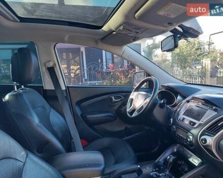 Белый Хендай их35, объемом двигателя 2 л и пробегом 172 тыс. км за 12200 $, фото 25 на Automoto.ua