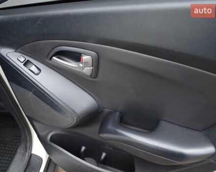 Белый Хендай их35, объемом двигателя 2.36 л и пробегом 202 тыс. км за 11300 $, фото 20 на Automoto.ua