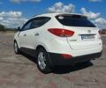 Белый Хендай их35, объемом двигателя 2 л и пробегом 170 тыс. км за 11600 $, фото 4 на Automoto.ua